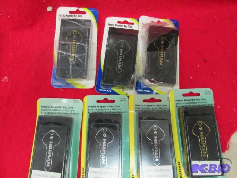 lot 290 image: Qty 7 Plastic Magnetic key case...