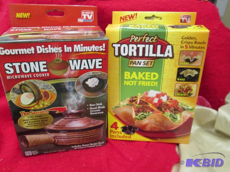 lot 4 image: Gourmet dishes in minutes Stone wave microwav...