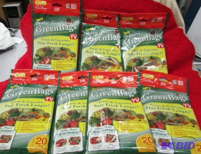 lot 59 image: Qty 7 Debbie Meyer green bags as seen on TV...