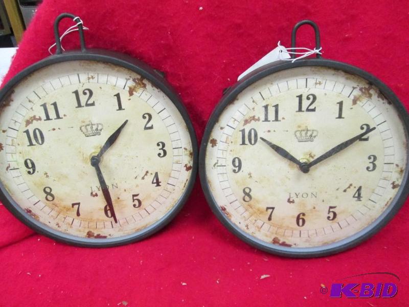 lot 76 image: Qty 2 table clocks...