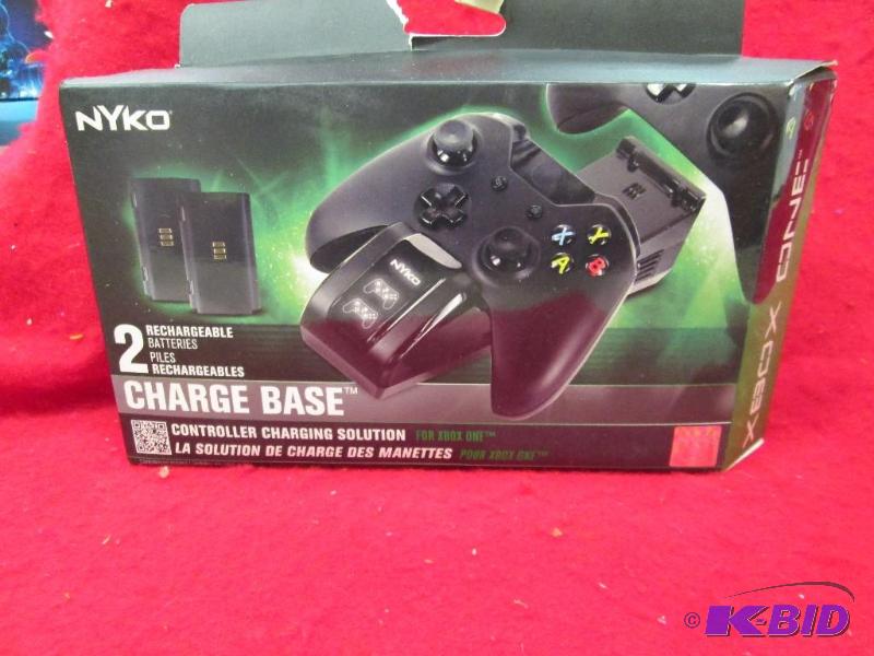 lot 98 image: NYKO 2 Rechargeable batteries charger base fo...