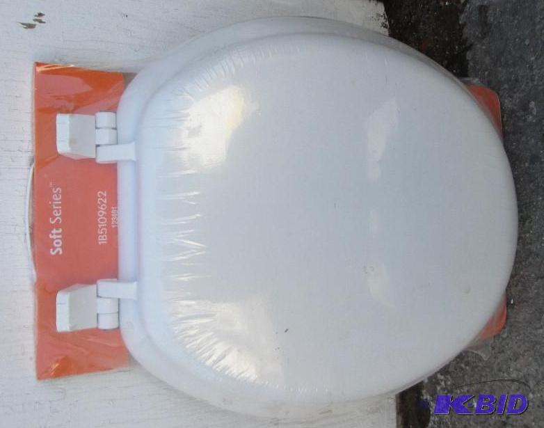 Brand new toilet seat cover by softseries...