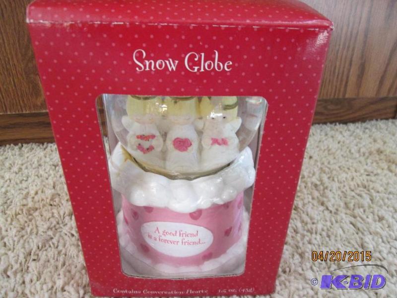 Hallmark three angels snow globe...