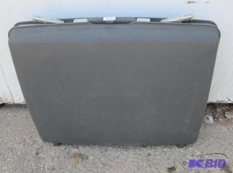 25 x 20&quot suitcase, Samsonite Saturn...