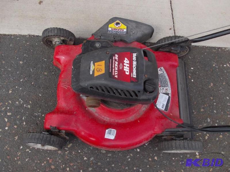lot 18 image: Yard Machines 22 Inch 4 Hp Mower Has Compress...