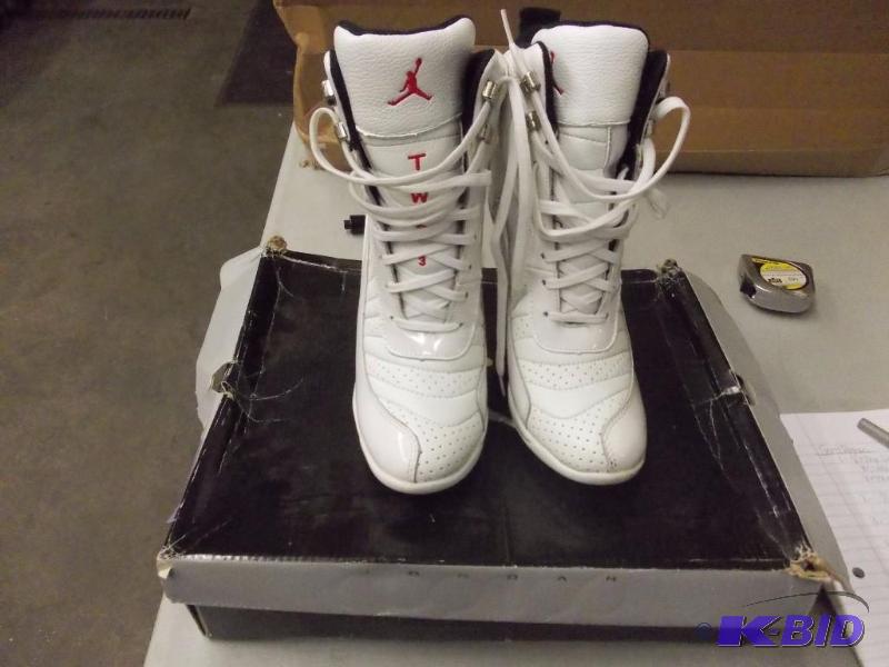 lot 25 image: Ladies Air Jordan High Heel Tennis Shoes ...