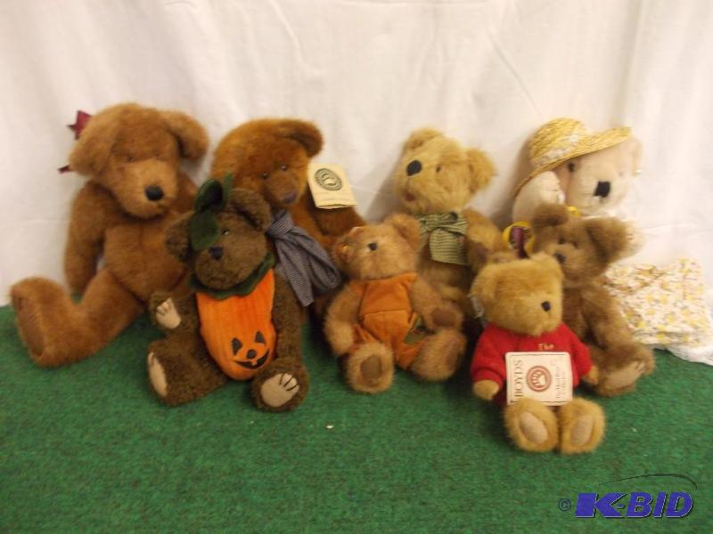 lot 42 image: Collection Of Stuffed&nbspBoyds&nbspBears...