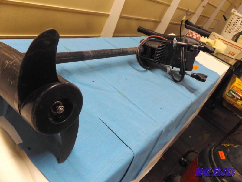 Minnkota Trolling Motor, 38lbs, 5 speed, 12 v...