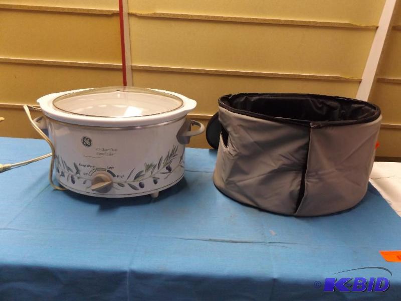GE 4.5 Quart Oval slow cooker crock pot and i...