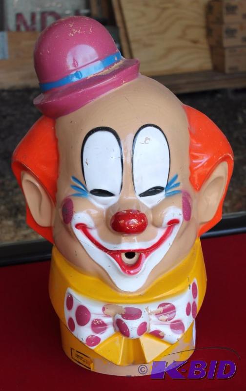 lot 17 image: Clown Head  Helium Tank Head Cover Manuf...