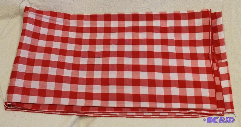 lot 27 image: Gingham Table Cloth 114" Long X 57"...