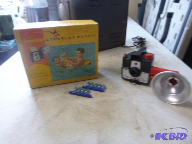 lot 123 image: Kodak Brownie Starflex Outfit Camera...
