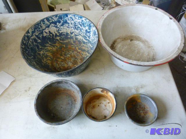 lot 128 image: Vintage Metal Bowls...