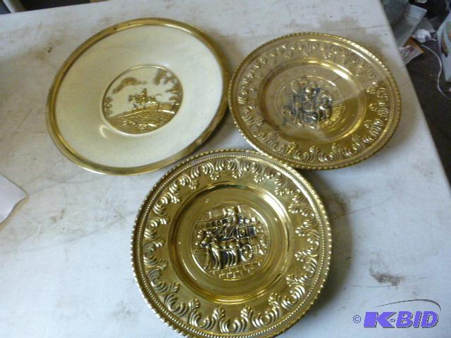 lot 130 image: Vintage Metal Decor...