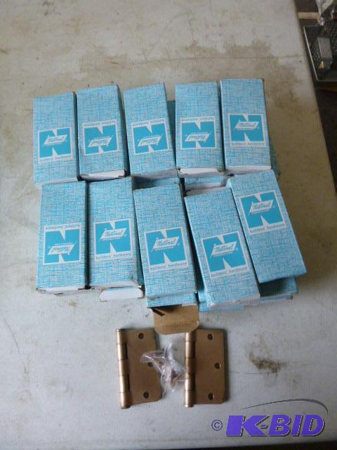 lot 157 image: Miscellaneous 3 12" Hinges...