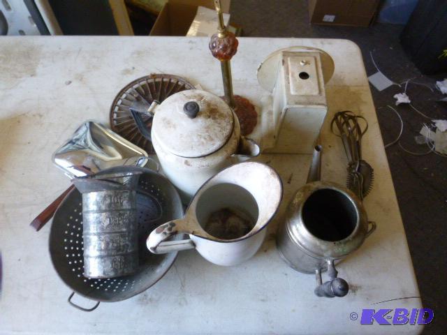 lot 174 image: Miscellaneous Vintage Items...