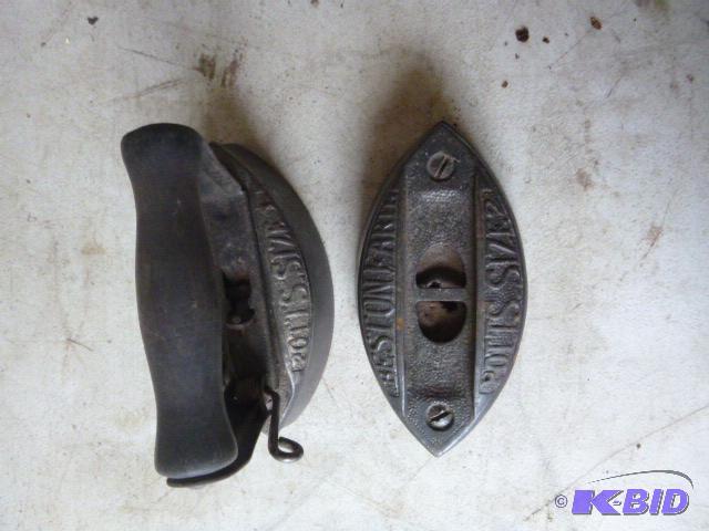 lot 178 image: 2 Vintage Best on Earth Potts Cast Iron Size ...