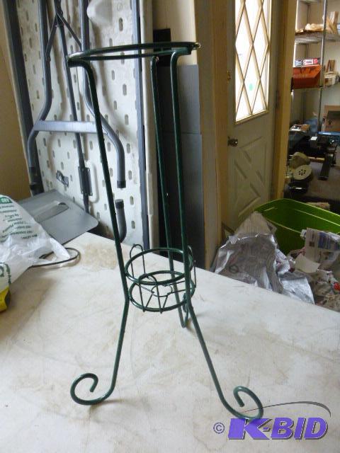 lot 35 image: 23" Plant Stand...