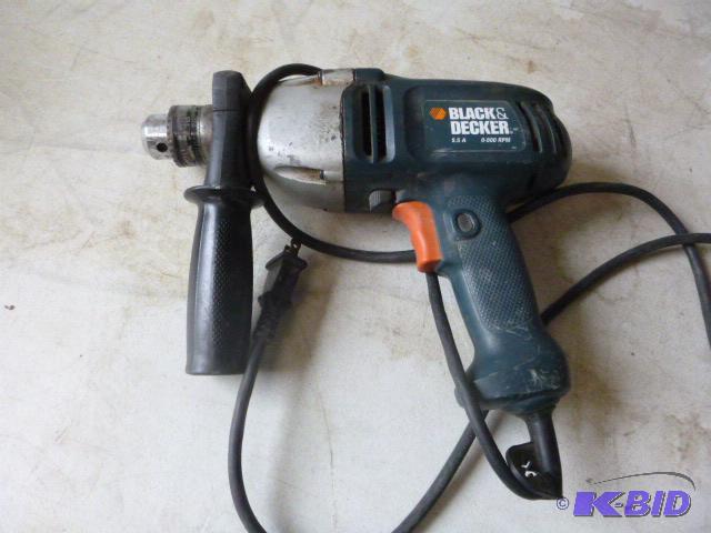lot 39 image: Black & Decker Hammer Drill Model dR600 -...