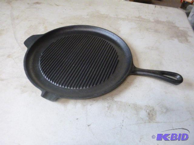 lot 8 image: Gold Coast 11" Griddle...