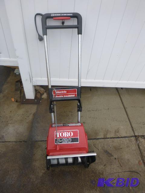 lot 86 image: Toro Electric Snow Blower S-120 - Tested and ...