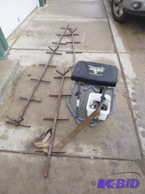 lot 93 image: Rivers Edge Tree Stand With steps, climbing ...