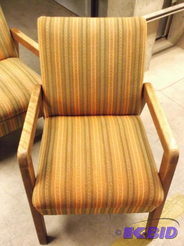 lot 100 image: Lounge chair in good usable condition....