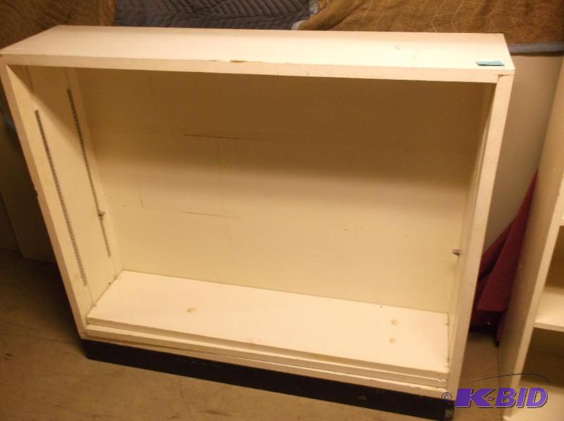 lot 115 image: Wood bookcase comes with 2 shelves measuring ...
