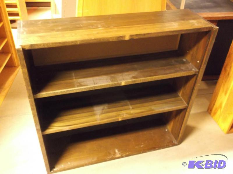 lot 116 image: Solid oak bookcase measuring 34 78" L ...