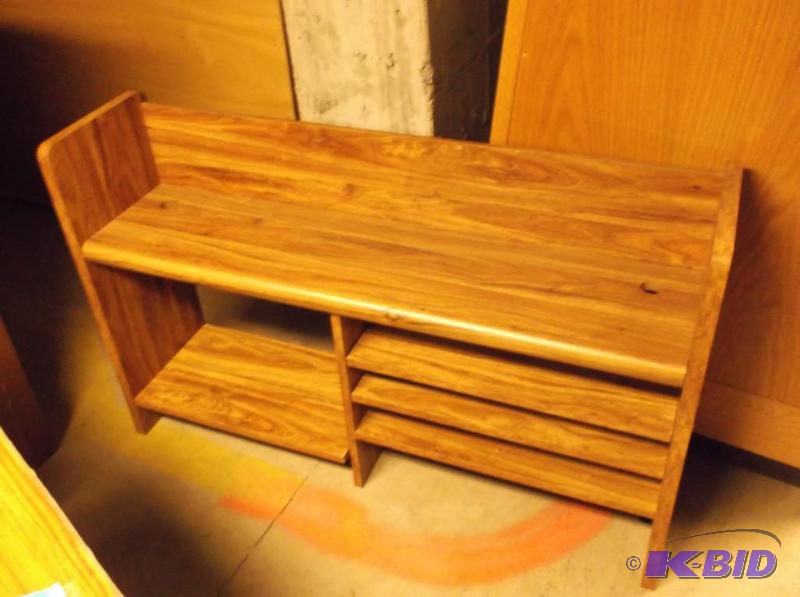 lot 123 image: Desk or table top shelf in good usable condit...