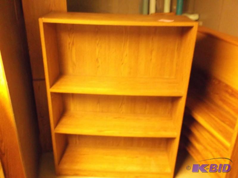 lot 125 image: Oak like book shelf measuring 36" L x 48...