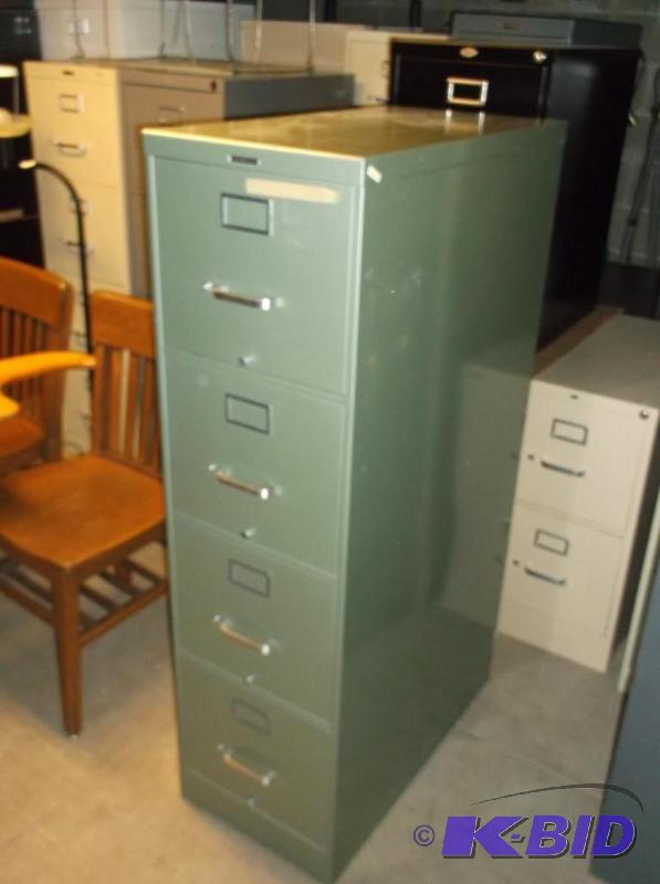 lot 39 image: Steel Case 4 drawer filing cabinet in good us...