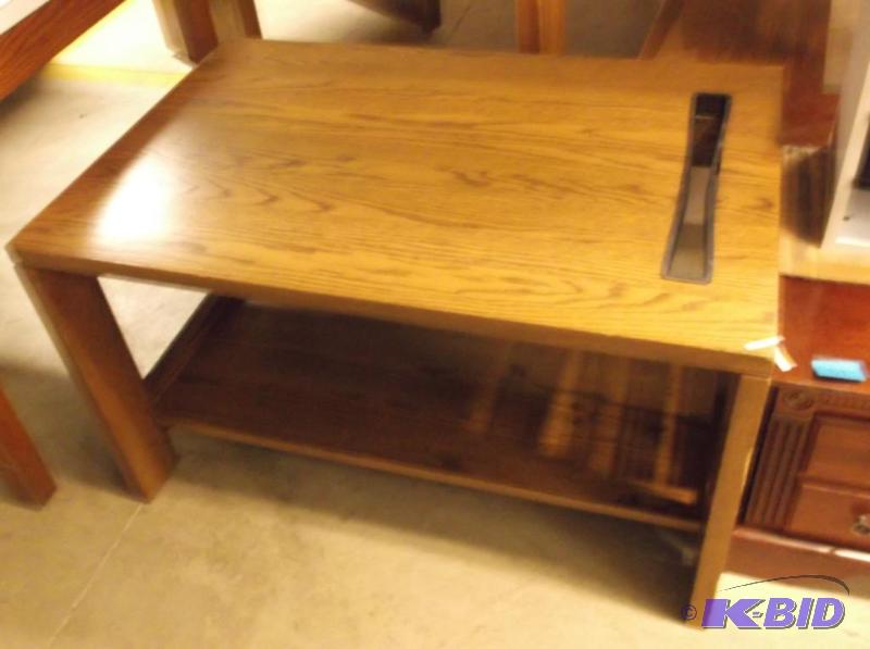 lot 78 image: Oak stand measuring 37 78" L x 25 14&q...