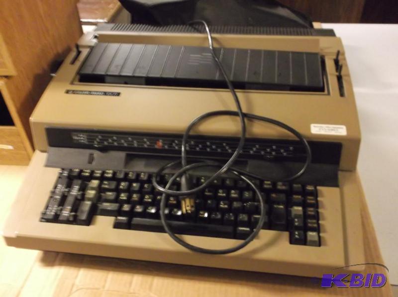 lot 79 image: Silver Reed EX77 typewriter....