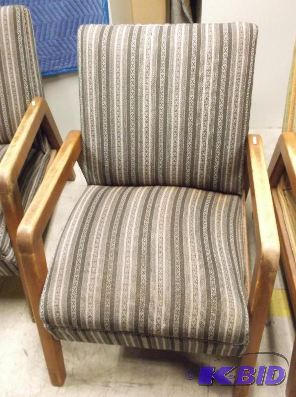 lot 99 image: Lounge chair in good usable condition....