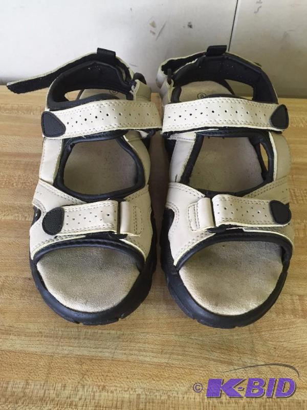 Sandal Golf Shoes - Size 8