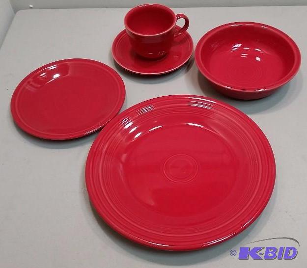 lot 19 image: Fiestaware1 Placesetting in Box.  Red.  All there, no Cracks, Chips.