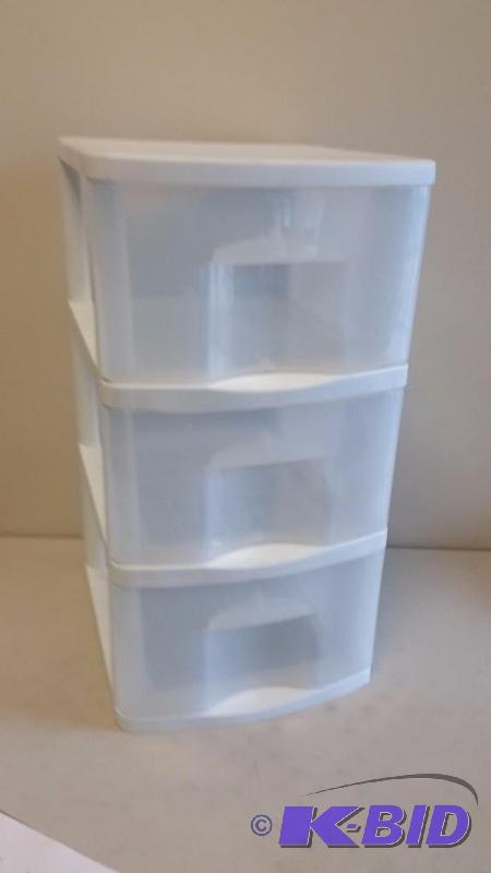 lot 23 image: Small 3 DrawerRubbermaid Like Storage Container