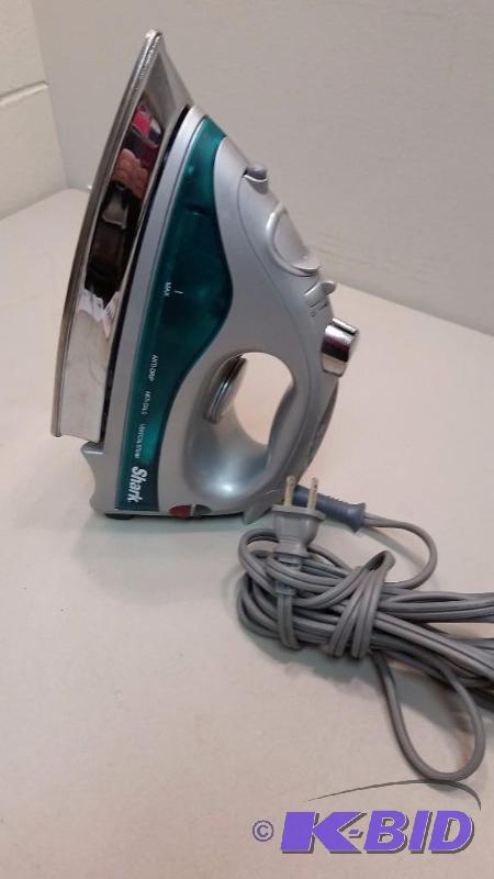 lot 29 image: Shark Iron.Tested Works great.