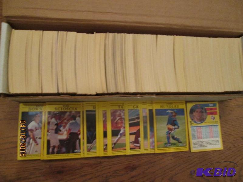 Box of 1991 Fleer Baseball cards...