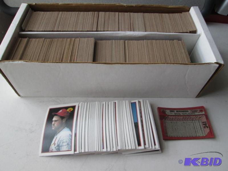 Box of 1989 Bowman baseball cards...