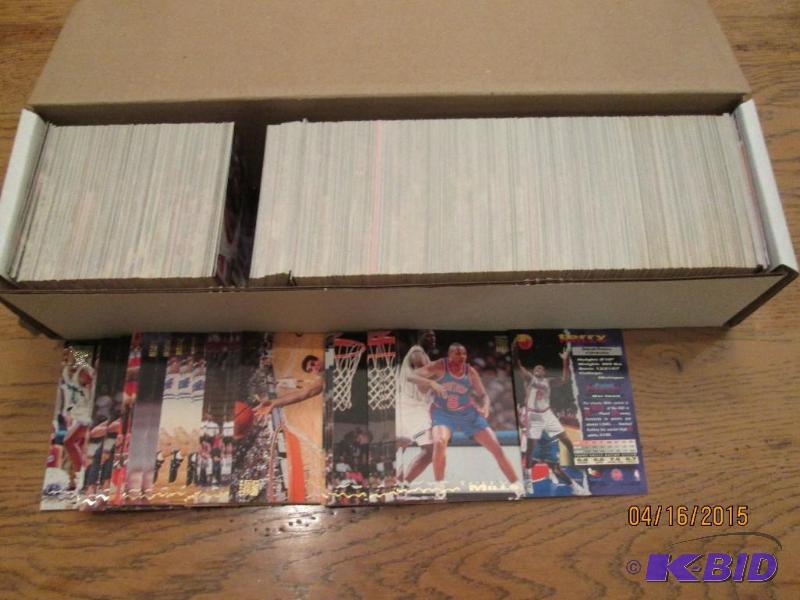Box of 1993 - 1994 Stadium Club basketball ca...