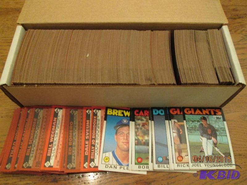 Box of 1986 Topps baseball cards...