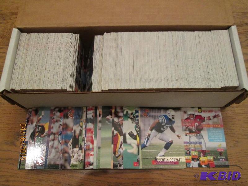 Box of 1995 Topps Stadium Club football card...