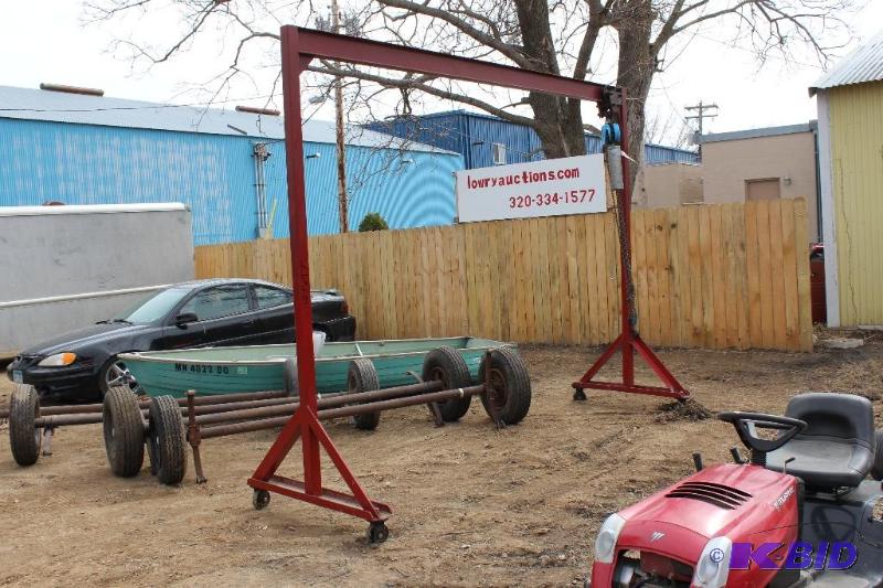 lot 1 image: 3 Ton Overhead Lift