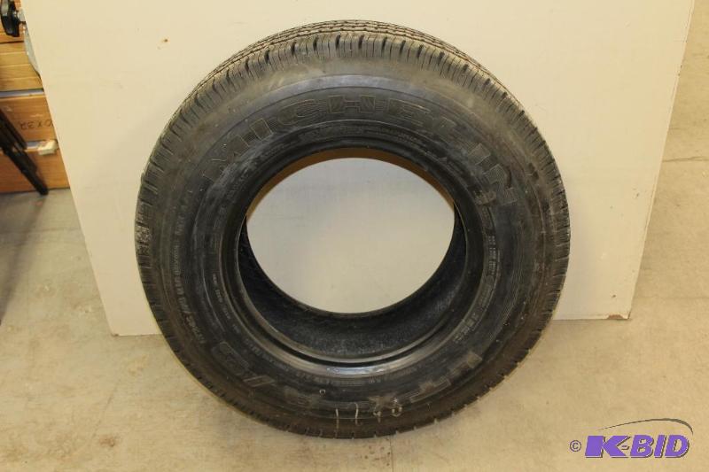 lot 10 image: LT24575R16 Tire - Michelin LTX AS