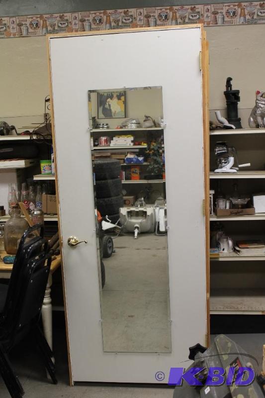 lot 14 image: Interior Door In Frame, Hallow, 80x32 With Mirror