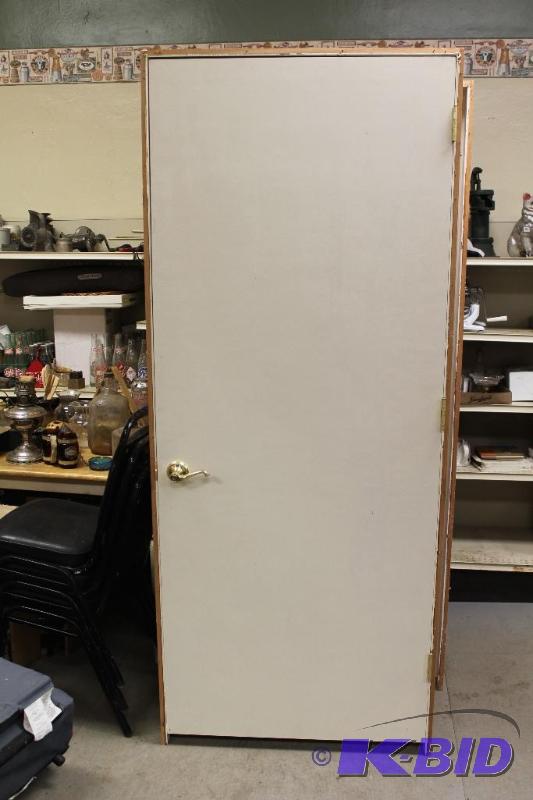 lot 17 image: Interior Door In Frame, Hallow, 80x32