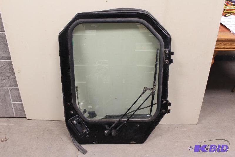 lot 20 image: Bobcat Door ...