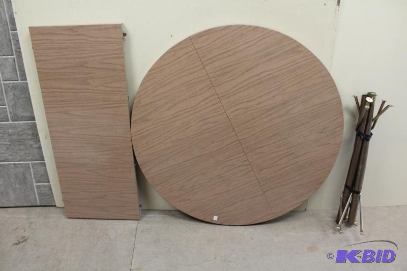 lot 22 image: Formica Top Table With Leaf   Disassembl...